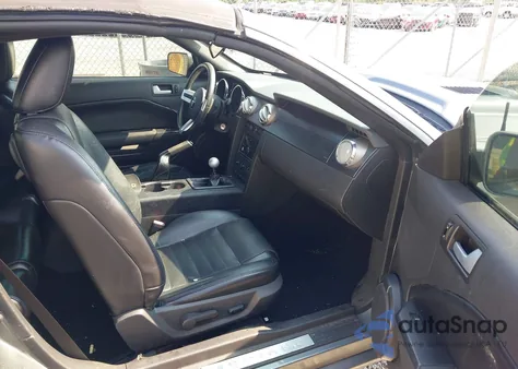 2007 Ford Mustang Gt Deluxe/Gt Premium z USA, uszkodzony, nr VIN 1ZVFT85H975277786